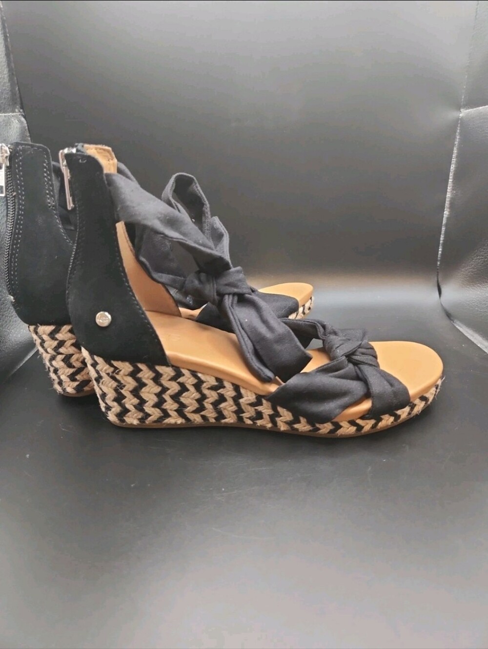 UGG Yarrow Espadrille Wedge Sandal Black Canvas 1119992 Women's 7 US.These sho - Picture 8 of 16